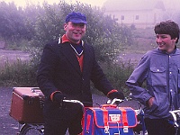 EBI 1990 Sir 016  První etapa neděle 8. 7. 1990. Ještěd - parkoviště pod vrcholem. Josef Bartoška a Lukáš Burget (poprvé na Ebicyklu)