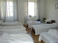 Ebi 2012 Riha 206  Pokoj zájezdního hostince U Zajíce lehce připomínal polní lazaret, ale spalo se v něm dobře.