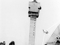 Ebi 1987 Lisak 26  Meteorologický radar na věži observatoře v Libuši.