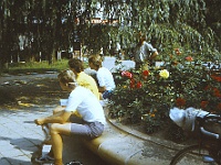 EBI 1987 Sir 084  Snídaně v Sezimově Ústí v parku před školou 10. 7. 1987