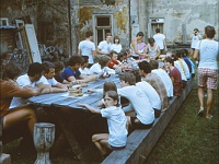 EBI 1987 Sir 133  Večeře v galerii bratří Hůlů v Kostelci nad Černými lesy 11. 7. 1987