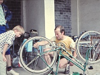 EBI 1988 Sir 005  Sobota 2. 7. 1988. Rojení ebicyklistů na HaP Prešov. Zleva Josef Vondrouš, Mirek Navrátil, Zdeněk Soldát