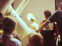 EBI 1991 Sir 015  Pondělí 22. 7. 1991. Ebicyklisté ve Vídni na hvězdárně Urania - promítání obrazu Slunce