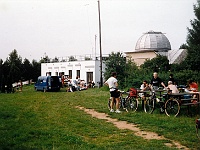 Ebi 1996 Paedr 005  29.7.1996 ráno v pondělí, snídaně na hvězdárňe v Upici. K. Bejček, Vl. Homola, M. Antoš, H. Olchava