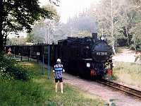 Ebi 1996 Paedr 024  1.8.1996 úzkokolejná trať v NDR, zastavka Toifelmühle. Václav Slavík si rovněž fotí