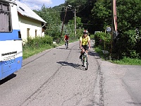 EBI 2005 Mirek 058  Vyhne, vyhne se Karel autobusu? - středa, 20. července