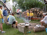 Ebi 2007 Ottakarka 79  Oheň do rána nevyhasl, a tak mohli ebicyklisté opéci pár zbývajících buřtů.