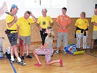 Ebi 2007 Sirka 014  Zakončení v Jihlavě - pasování nováčka Dominiky, Eddy, Míra, hejtnan, pan Podařil, Katka, Víťa