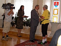 Ebi 2008 Ottakarka 008  Ebicyklisty v čele s hejtmanem přijal na radnici primátor Spišské Nové Vsi.