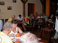 Ebi 2008 Ottakarka 068  Společná věčeře přichystaná pro ebicyklisty našimi hostiteli v SNV.