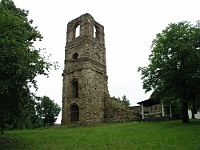 Ebi 2008 Riha 136  Na kraji obce Krásny Brod se nachází zničený klášter.