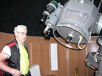 Ebi 2008 Riha 195  Interiér kopule s dalekohledem.