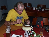 Ebi 2009 Janata 089  4. etapa - Žďár nad Sázavou, Vydatná večeře po dlouhé etapě v Orlovně