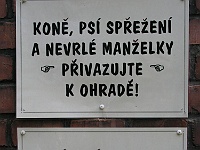 Ebi 2009 Riha 089  Zajímavý nápis před hornickou hospodou.