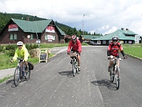 Ebi 2009 Riha 123  Další pokořitelé Červenohorského sedla: Lila Jedináková, Dušan a Kaja Vallovi.