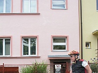 Ebi 2009 Riha 204  Hejtman před domem, kde v mládí v Brně bydlel.