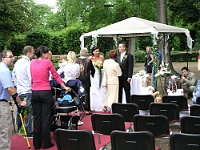 Ebi 2009 Riha 239  Svatba v parku slavkovského zámku.