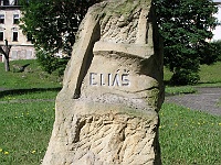 Ebi 2010 Riha 223c  Každý lágr má v blízkosti kostela svůj pomník.