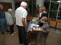 Rej 2011 Melantrich 23  Kuřecí a vepřový řízek, brambor nebo bramborový salát.