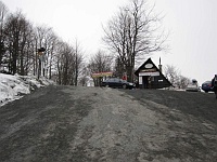 SKI 2011 Ottakarka 02  Ve čtvrtek ráno parkoviště vůbec nepraskalo ve švech.