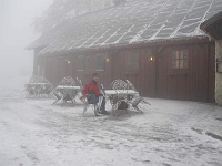 SKI 2011 Ottakarka 56  Jestli ten vrchní do minuty nepřijde, asi tady zmrznu na kost.