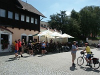 EBI 2012 Mirek 072  Čekáme na prohlídku Templářských sklepů - Čejkovice