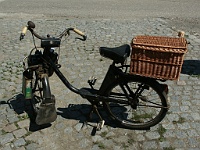 EBI 2012 Mirek 079  Pan Křemeček dojel na setkání na historickém motokole