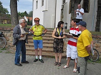 EBI 2012 Ottakarka 034  Starostka a místostarosta Drásova vítají ebicyklisty.