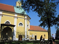 EBI 2012 Ottakarka 130  Poutní kostelík sv. Antonína vévodí vůkol celému kraji.