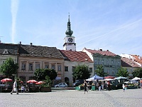 Ebi 2012 Riha 136  Třebíč náměstí, v pozadí Městská věž 75 m vysoká.