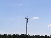 Ebi 2012 Riha 159  Obří větrník využívající jiný druh energie.