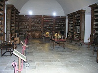 Ebi 2012 Riha 191  Barokní knihovní sál s původním interiérem a historickou rodinnou knihovnou Dietrichsteinů.