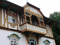 Ebi 2012 Riha 318  Detail arkýře a výzdoby Jurkovičova domu.