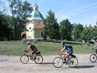 Ebi 2012 Riha 331  A už se ke sv. Antonínkovi blíží první ebicyklisté.
