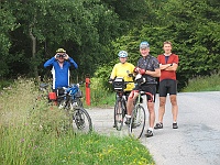 Ebi 2012 Hom 032  Samaritán, Janet, Eddy a Luděk D. si na cestě do Třebíče v dálce prohlíží JE Dukovany