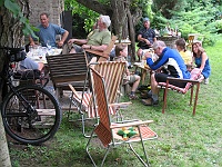 Ebi 2012 Hom 036  Odpočinek v Troskotovicích na zahradě u rodičů Jáji