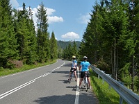 EBI 2014 Mirek 021  Konečně, Štrbské pleso na obzoru! (Ilona a Hana) - neděle, 3. srpna