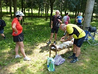 EBI 2016 Mirek 086  Týn nad Bečvou, Dojídáme zbytky od snídaně I - pondělí, 25. července