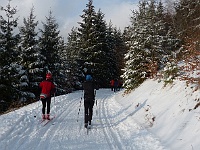 SKI 2016 Mirek 048  Cestou zpět na Pustevny (Ilona, Martin) - sobota, 20. února