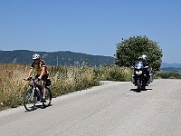 Ebi 2017 Mateno 034  30.7.,Rosťa Šopa si to "rozdáva" s motorkárom...