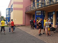 Ebi 2017 Mateno 192  6.8.. Most pri Bratislave - nakladanie bicyklov