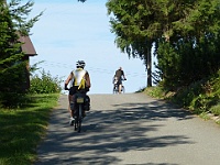 EBI 2018 Mirek 039  První odvážlivci se vydávají na nejobtížnější stoupání letošního Ebicyklu (CykloRadka, Mateno) - pondělí, 30. Července