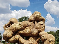 Ebi2018 Mateno 105  "Poděšínská brokolice" v obci Poďešín od sochára Michala Olšiaka