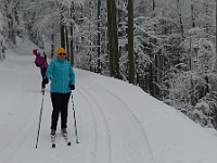 Ski 2018 Mirek 06  Dana a fotografující Ilona - čtvrtek, 22. února