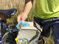 Ebi 2019 Mateno046  4. 8. za Veselím 1. milion km Ebicyklu - Balíkovi niekto zožral svačinu