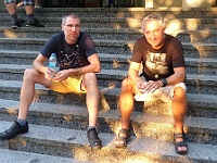 EBI 2021 Mirek 018  Melantrich a Phobos v záři zapadajícího Slunce na schodech hvězdárny - sobota, 17. července