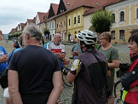 EBI 2021 Mirek 064  Posluchačů stále přibývá (Rosťa, Evžen, CykloRadka, Ilona) - pondělí, 19. července