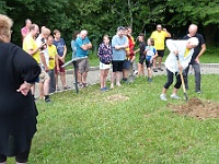 EBI 2021 Mirek 083  Copak to Boženka asi dělá? - pondělí, 19. července