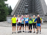 EBI 2021 Mirek 115  Před památníkem (Martin, Imro, Dalimil, Rosťa, Limda, Evžen, Róbert Franko) - úterý, 20. července