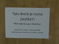 EBI 2022 Mirek 220  Na dveřích do kopule je tento vzkaz. – středa, 10. srpna